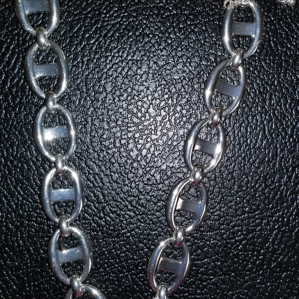 Silver tone link necklace